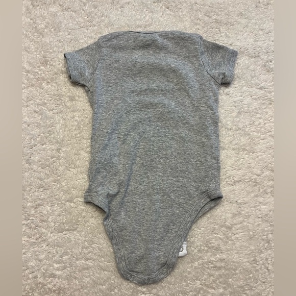 Carters Onsie Bundle - Picture 4 of 6